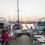 The Cabanal House - 10 Min To Ocean, Fastwifi, Ac, Coffee 아파트 *